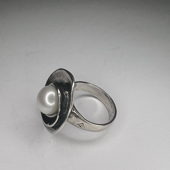 Silpada Sterling Silver Pearl Lily Ring, Size 7.5 - Picture 3 of 6